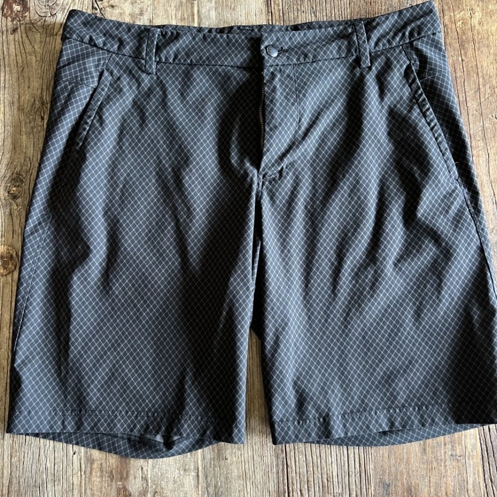 Lululemon Men's Shorts - Excellent Condition - Size 40
